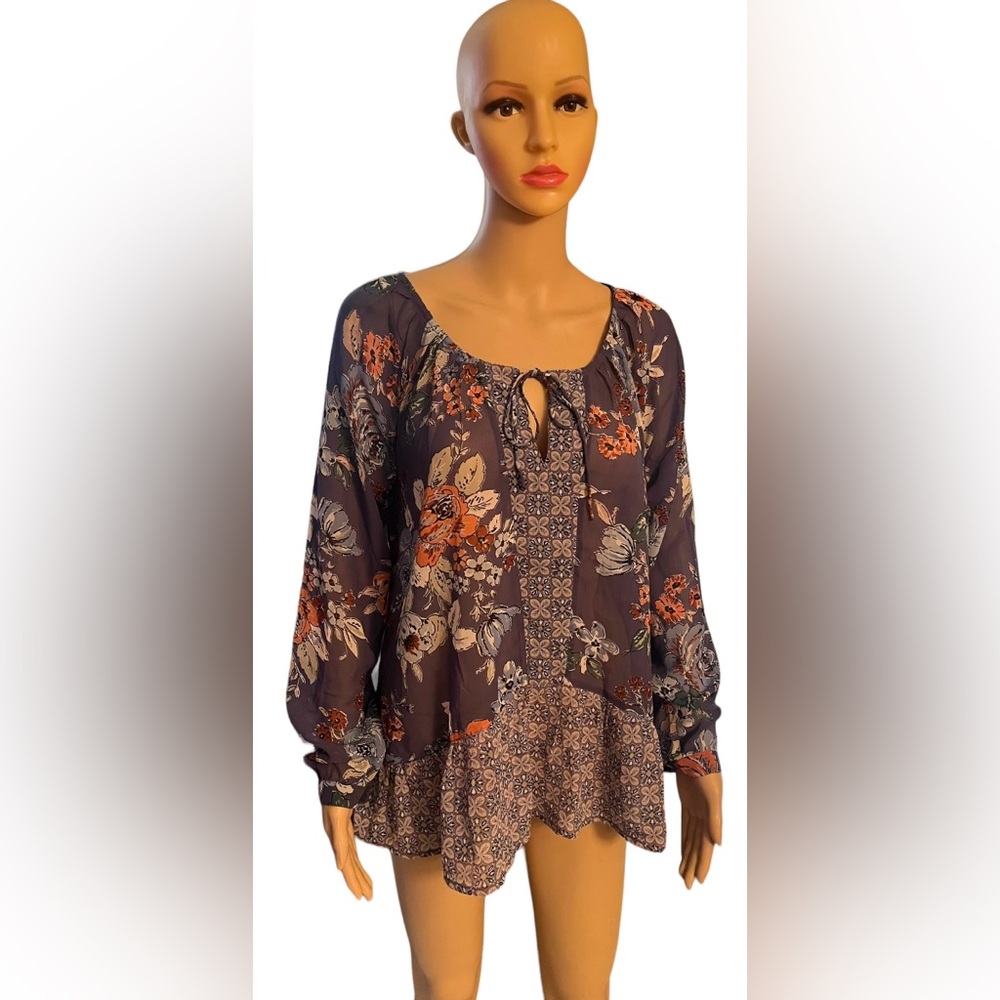 Hostess Pick ☄️ O'Neill Floral Women's Top - Navy and Orange
